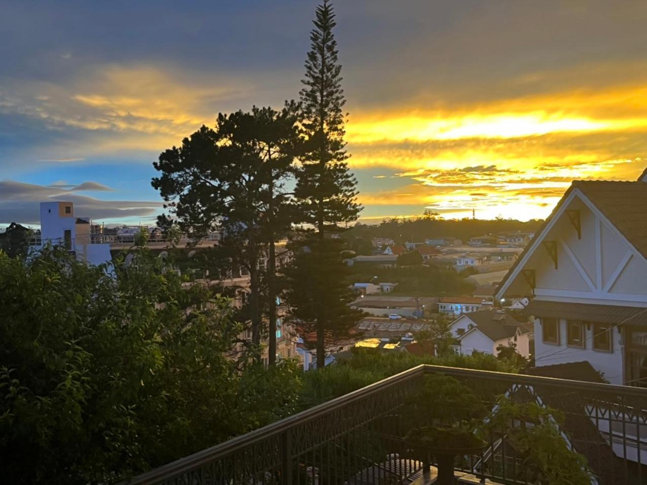 Monaco Hotel Khu Chi Lang Bagian luar foto